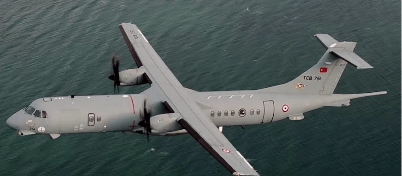 «Περικύκλωσαν» τα νησιά του Αιγαίου - Η προκλητική πτήση τουρκικού αεροσκάφους ναυτικής συνεργασίας (φωτό)